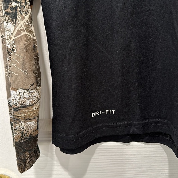 Men’s Nike Oregon Ducks Dri-fit Long Sleeve Tee - Picture 3 of 8